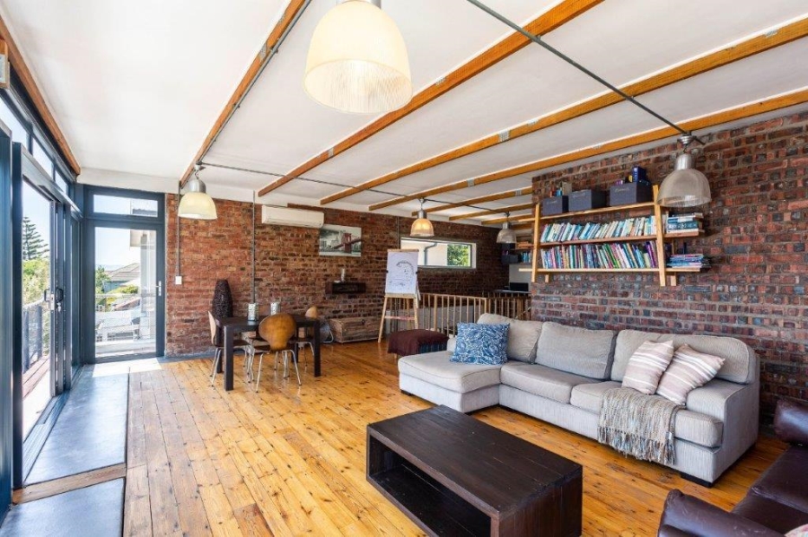 3 Bedroom Property for Sale in Vredehoek Western Cape